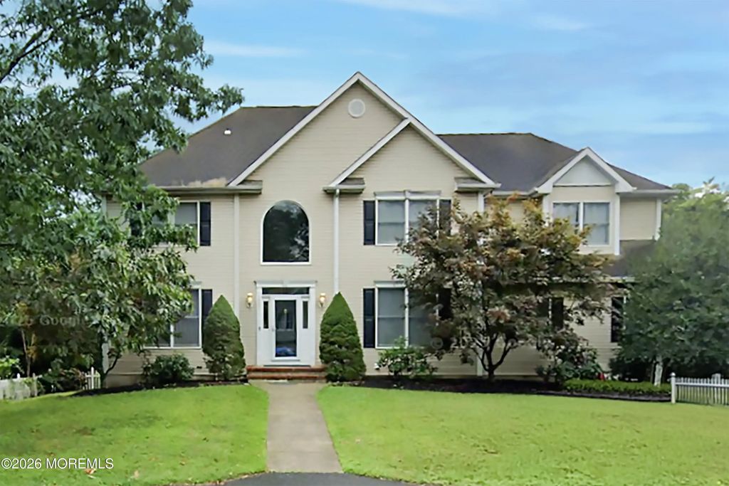1651 Forge Pond Road, Brick