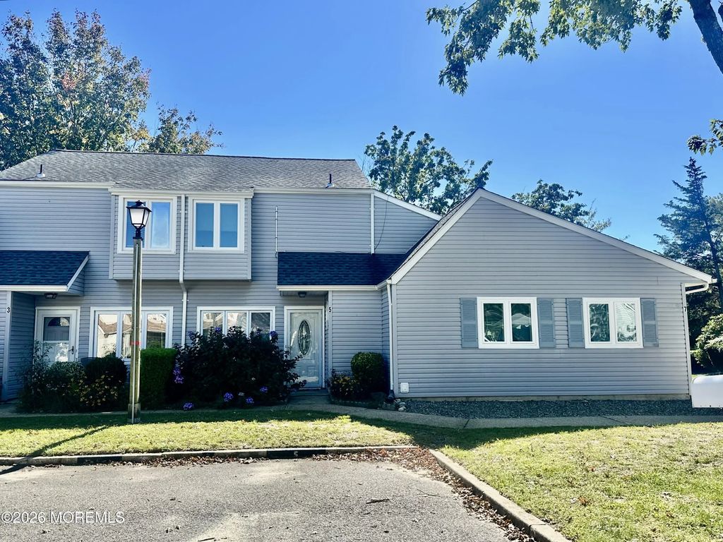 5 S Seas Court, Barnegat
