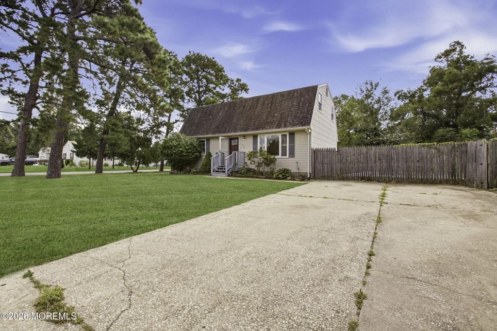 1540 Ninth Avenue, Toms River