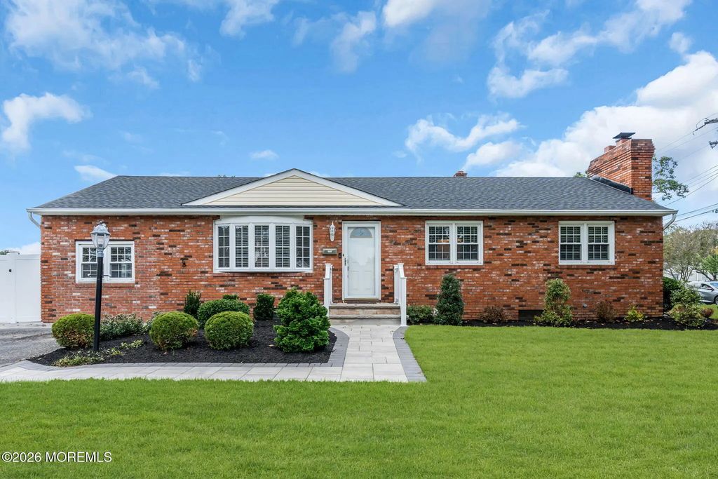 234 Cedar Grove Road, Toms River