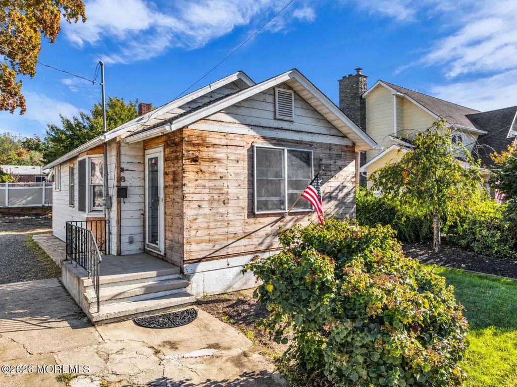 38 East Avenue, Atlantic Highlands