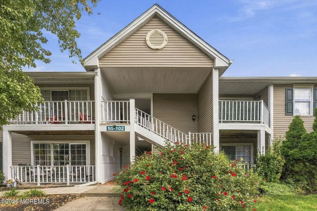 101 Beaumont Court, Tinton Falls
