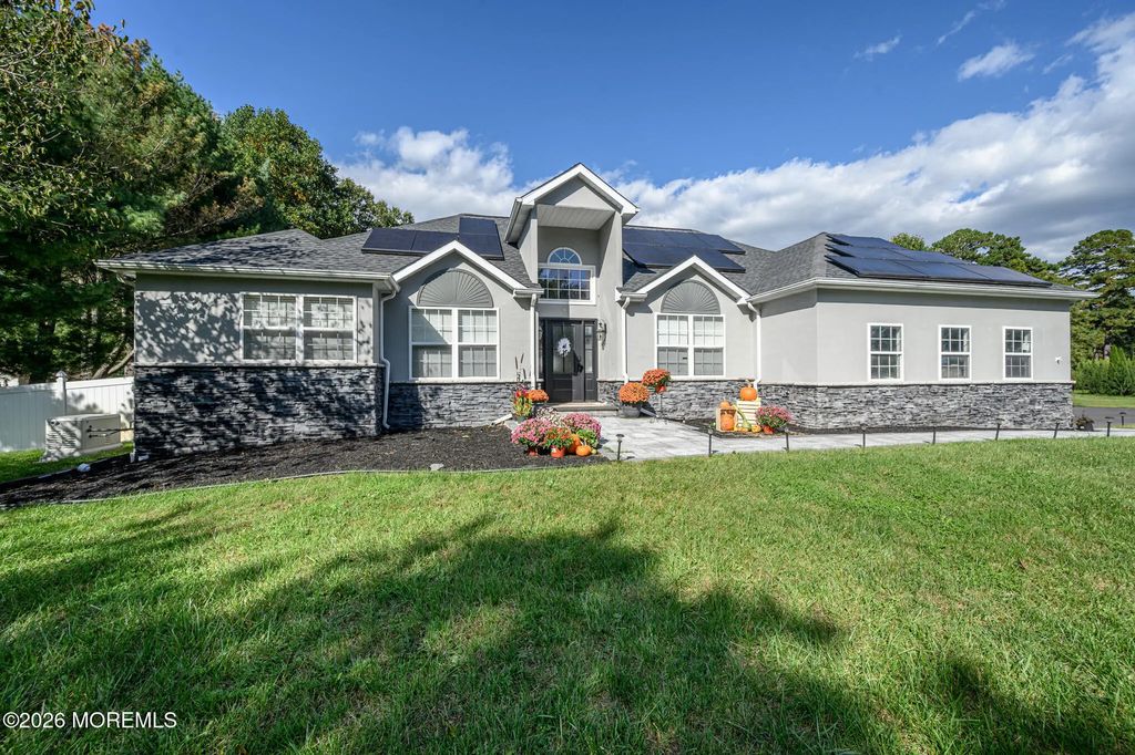 14 Lauren Lane, New Egypt