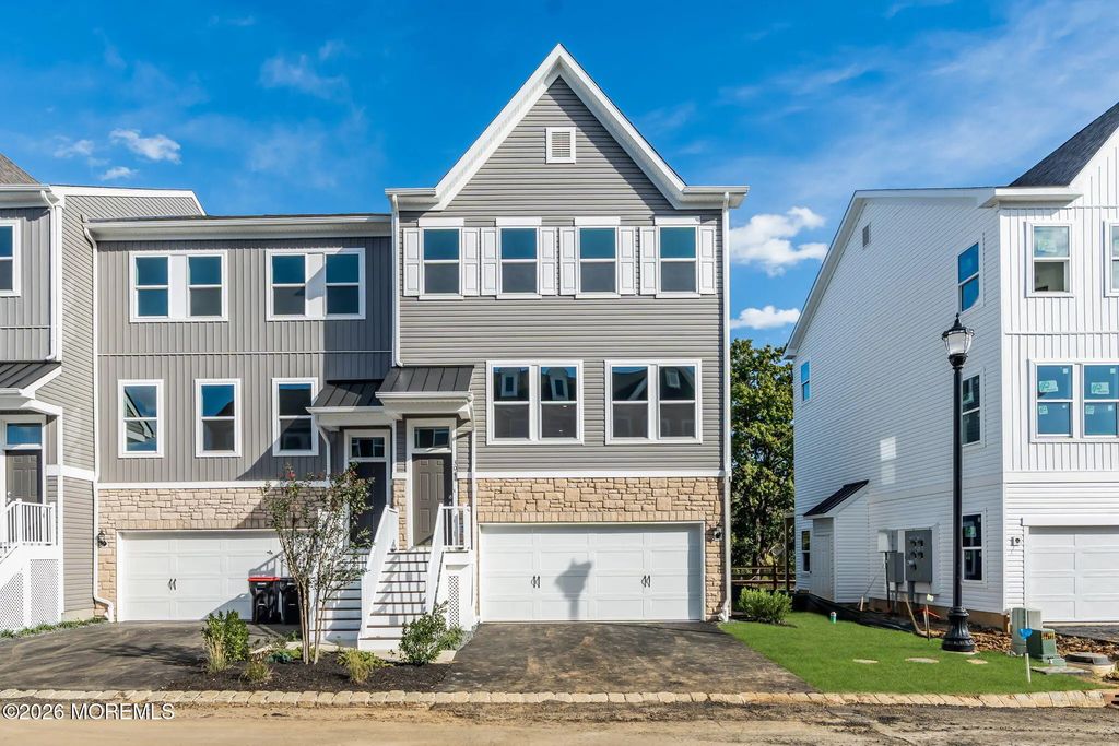 304 Shore Court, Marlboro