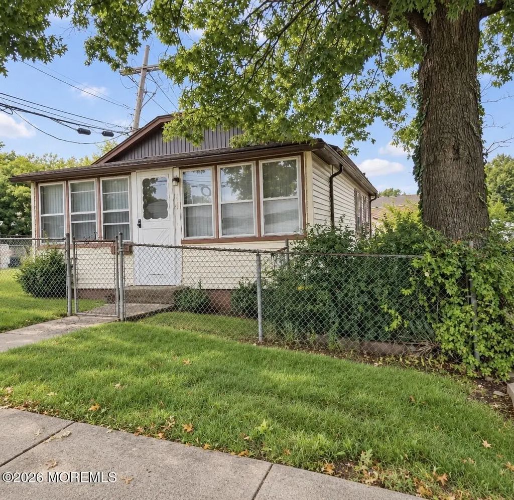 1452 Oak Tree Road, Iselin