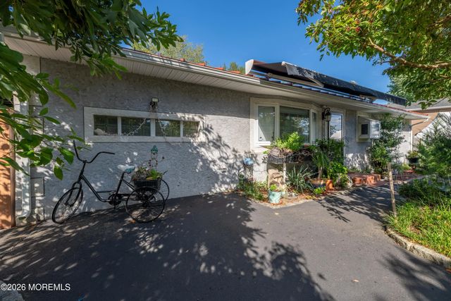 13 Lee Avenue, Bayville