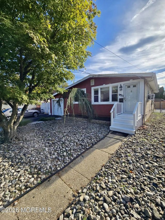 953 Greenwood Avenue, Keyport