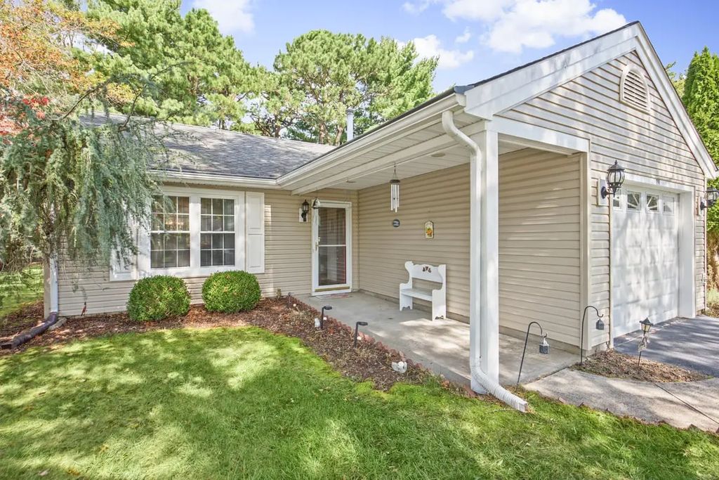 28 Kent Drive, Forked River