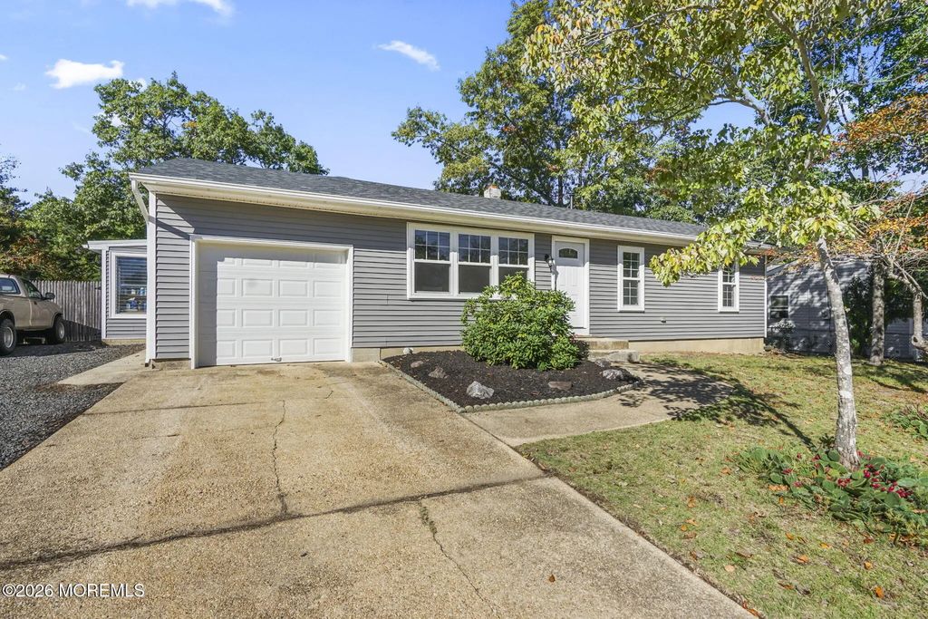 104 Stephan Road, Brick
