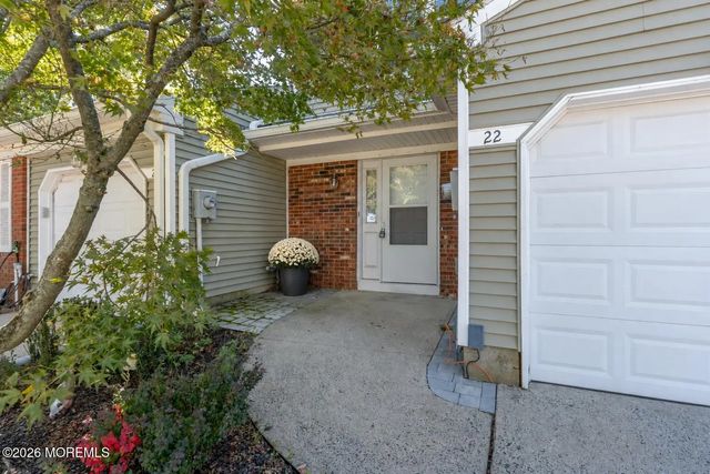 22 Oak Lane, Eatontown