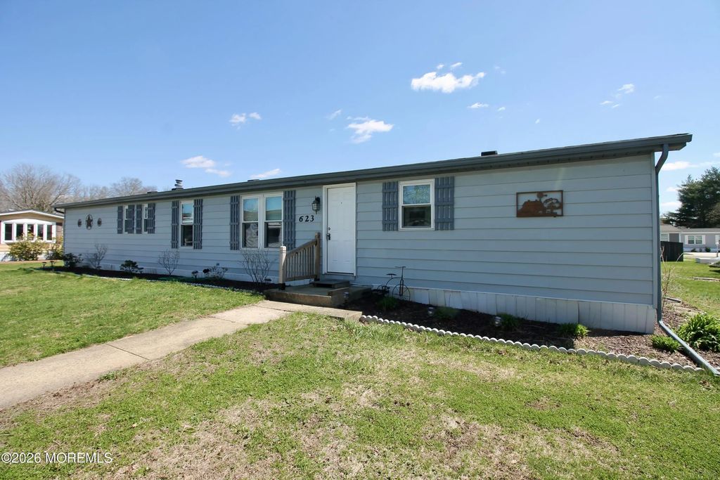 623 Sara Drive, Freehold