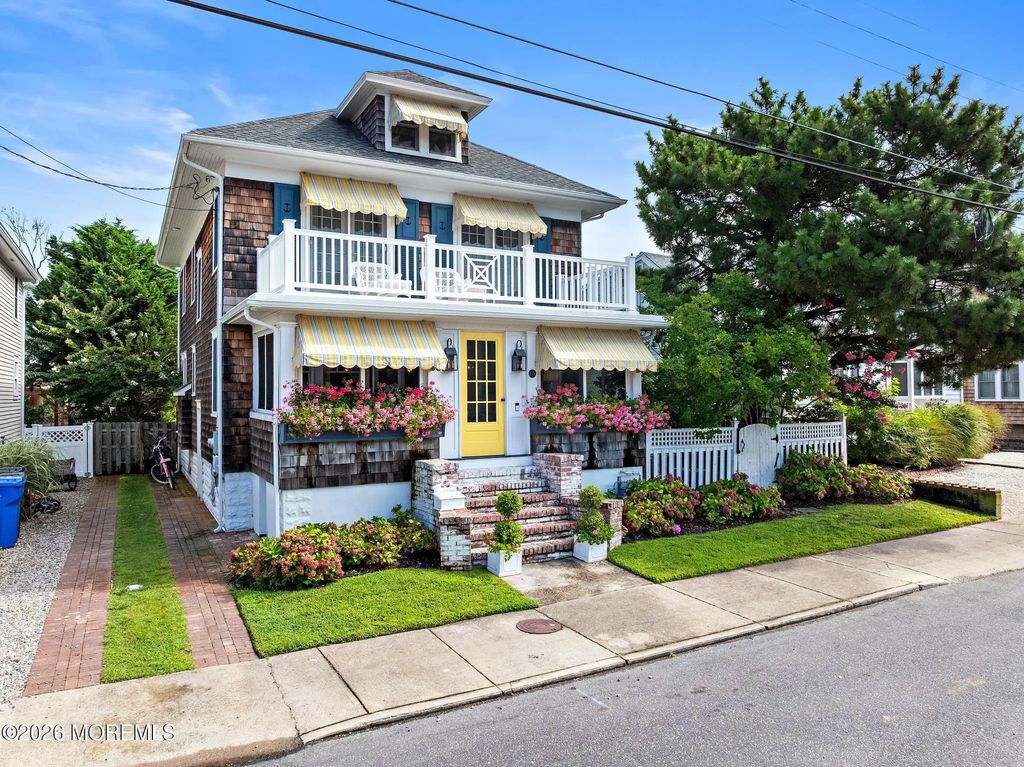 215 Ocean Street, Beach Haven