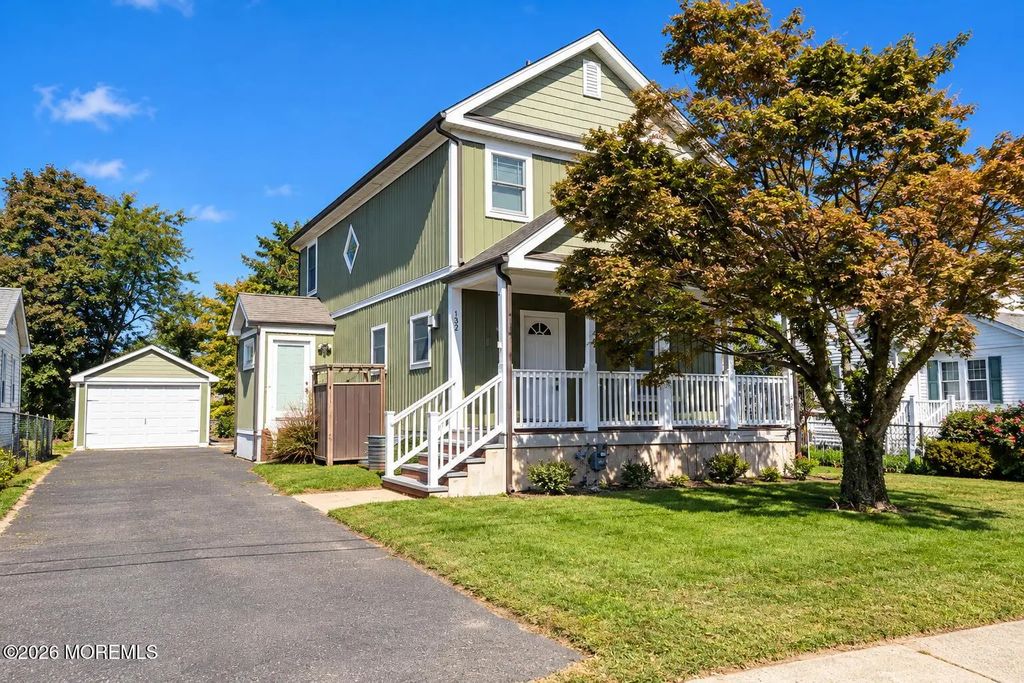 132 Sampson Place, Long Branch
