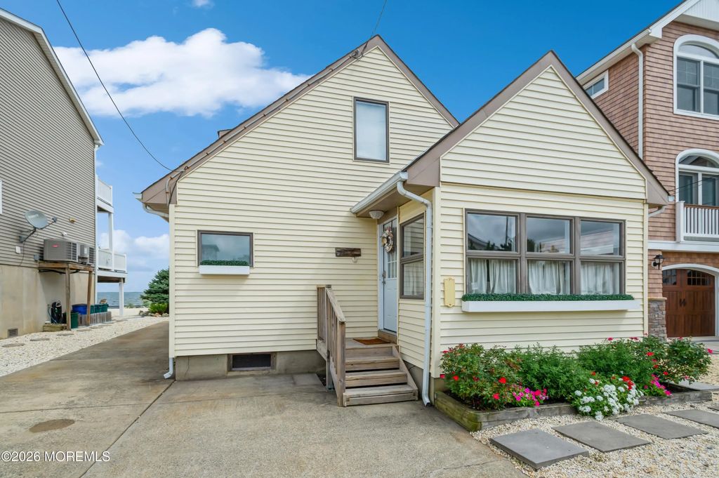 78 Sheridan St, Waretown