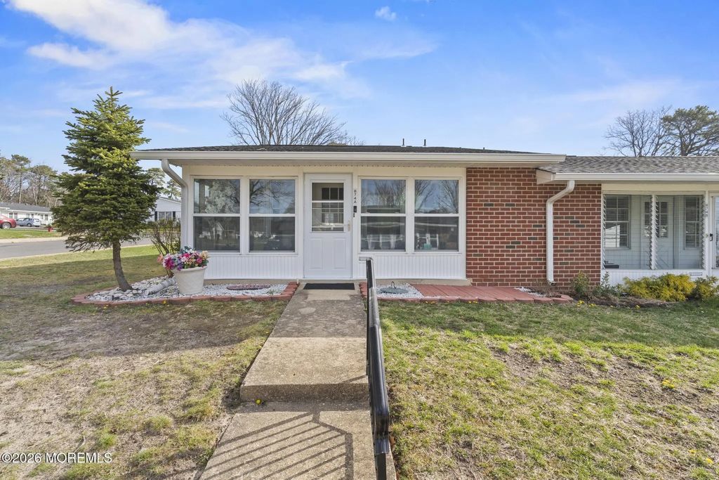 874a Balmoral Court, Lakewood
