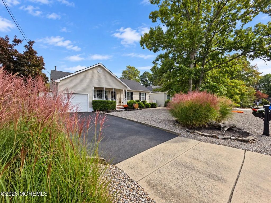 131 Bosun Avenue, Manahawkin