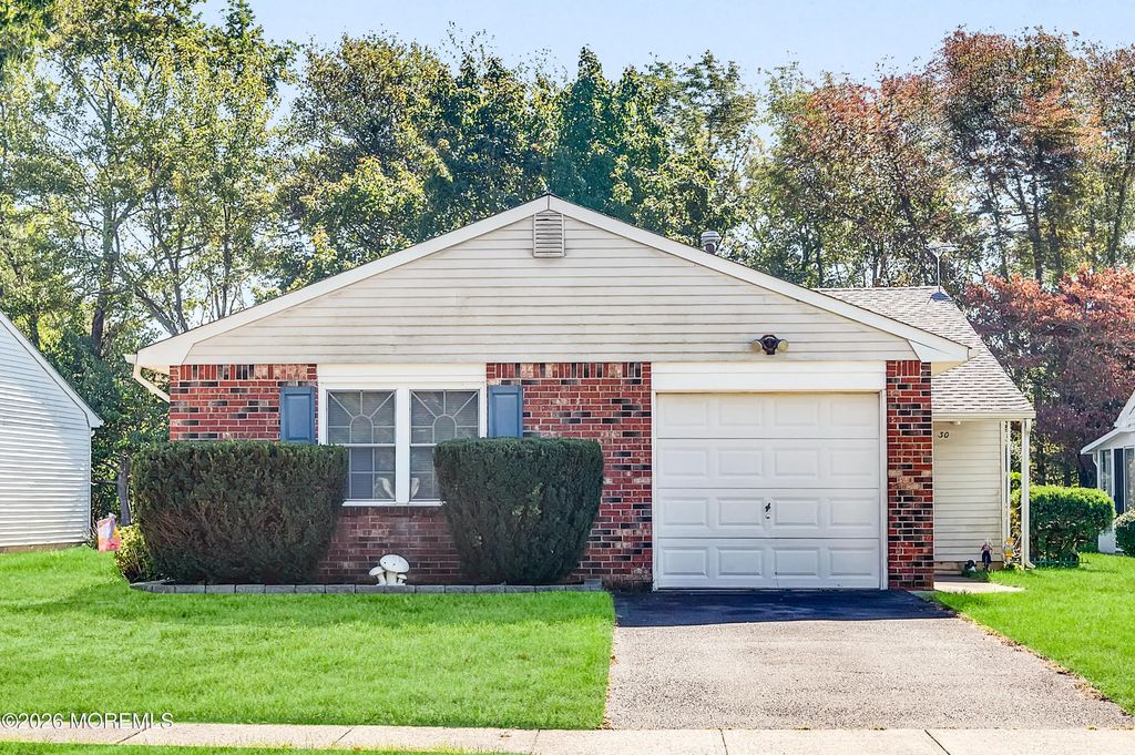 30 Compass Avenue, Brick