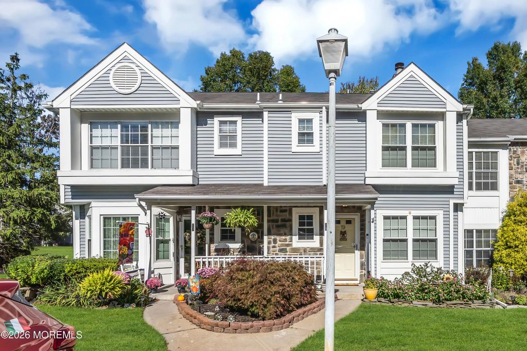 19 Jodhpur Court, Tinton Falls