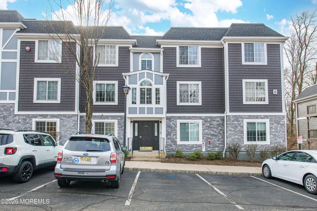 102 Village Drive, Morristown