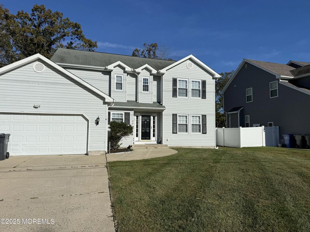 90 Atlantis Avenue, Manahawkin