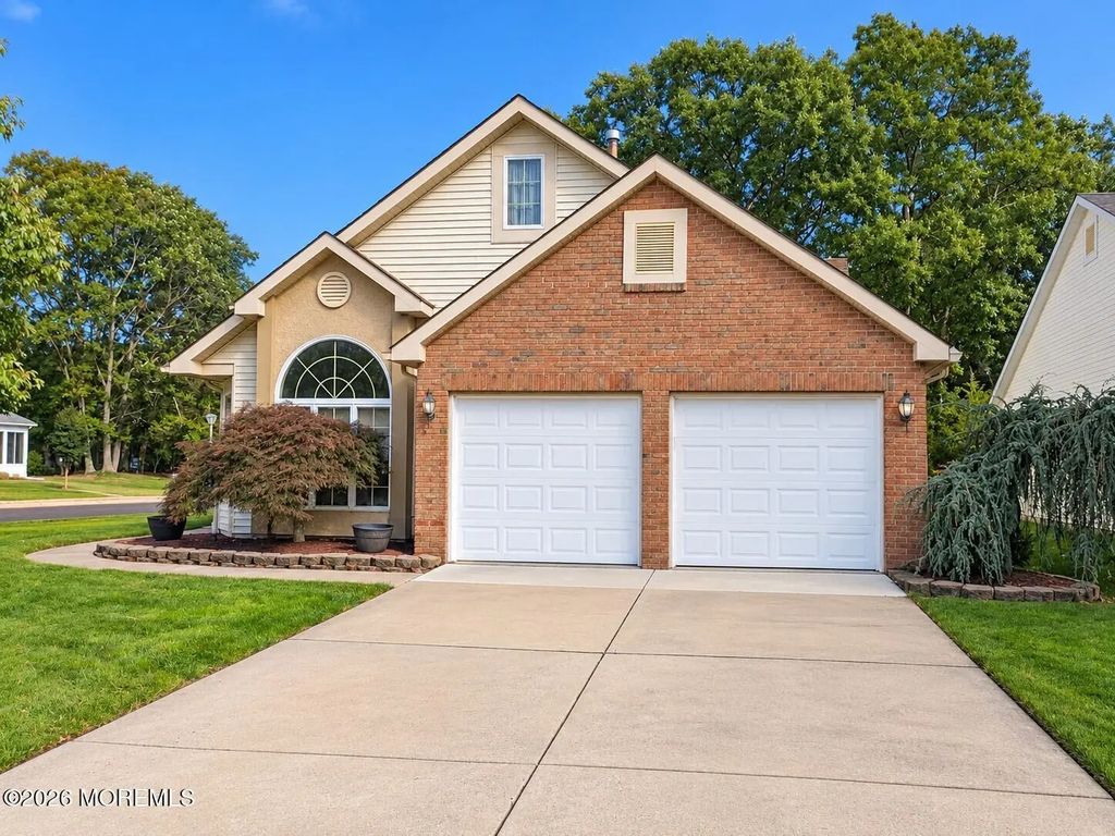 1690 Sweetbay Drive, Toms River