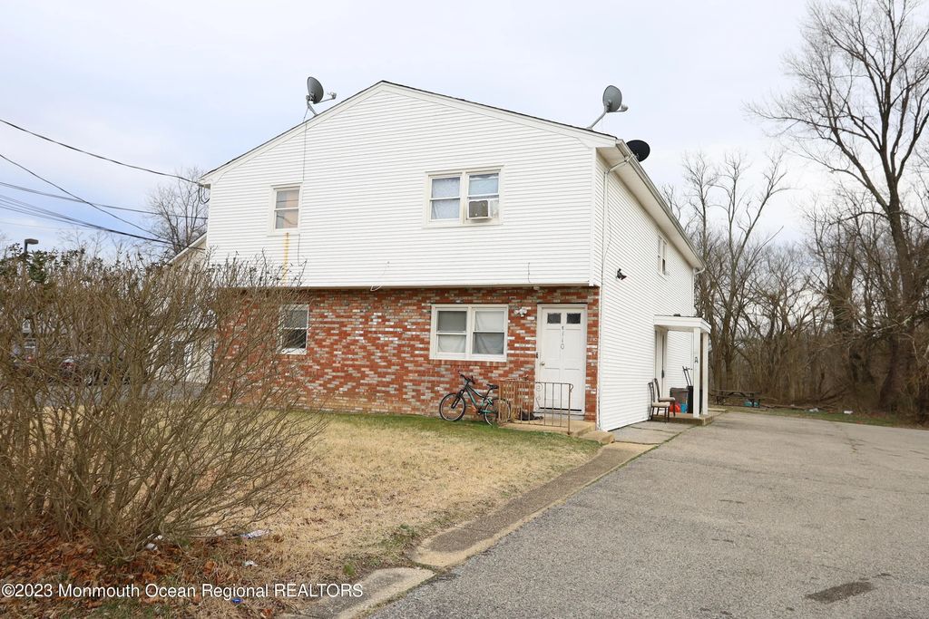 110 Union Avenue B, Lakehurst