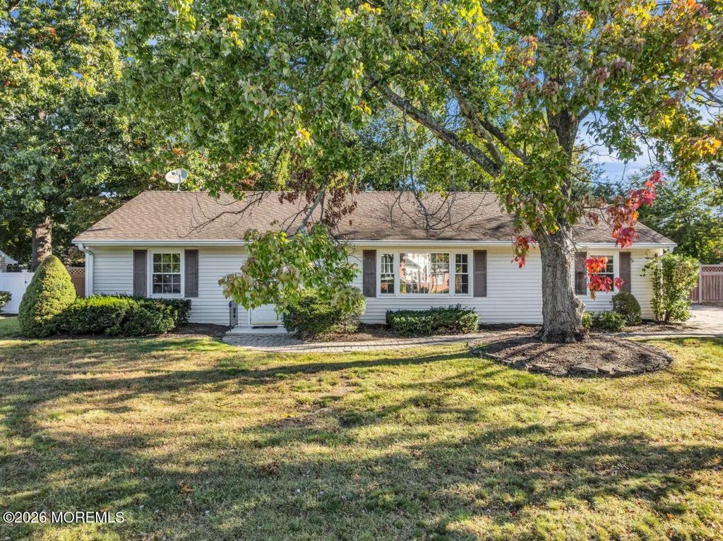 484 Apple Valley Drive, Belford