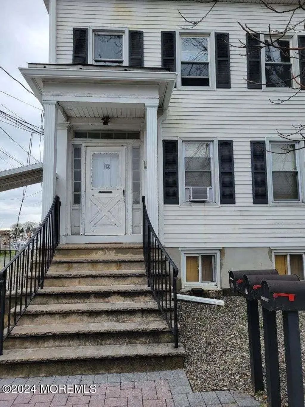 19 Broadway Lower, Keyport