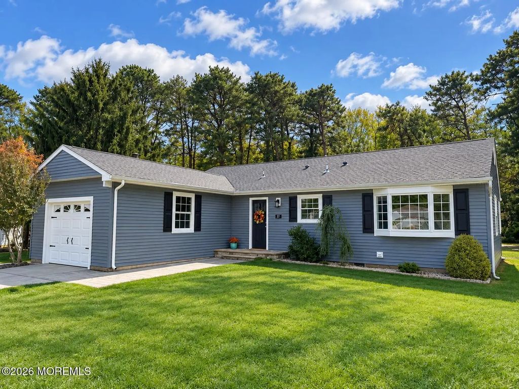 57 Santiago Court, Toms River