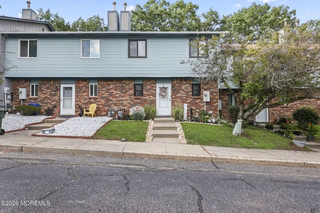 3 Eagle Court, Howell