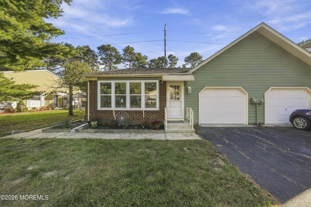 148 Sunset Road Unit A, Whiting