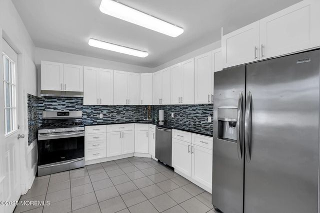 17 Lakeview Road, Deal