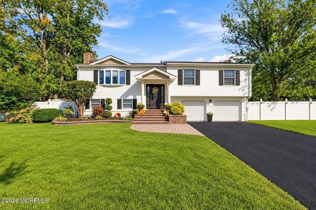 427 Valley Way, Brick