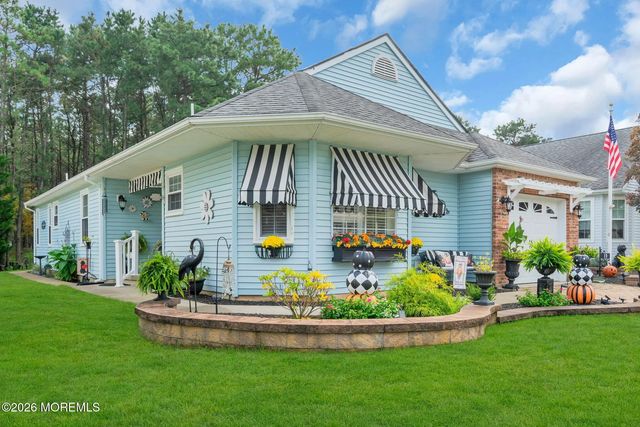 19 Weybridge Court, Toms River