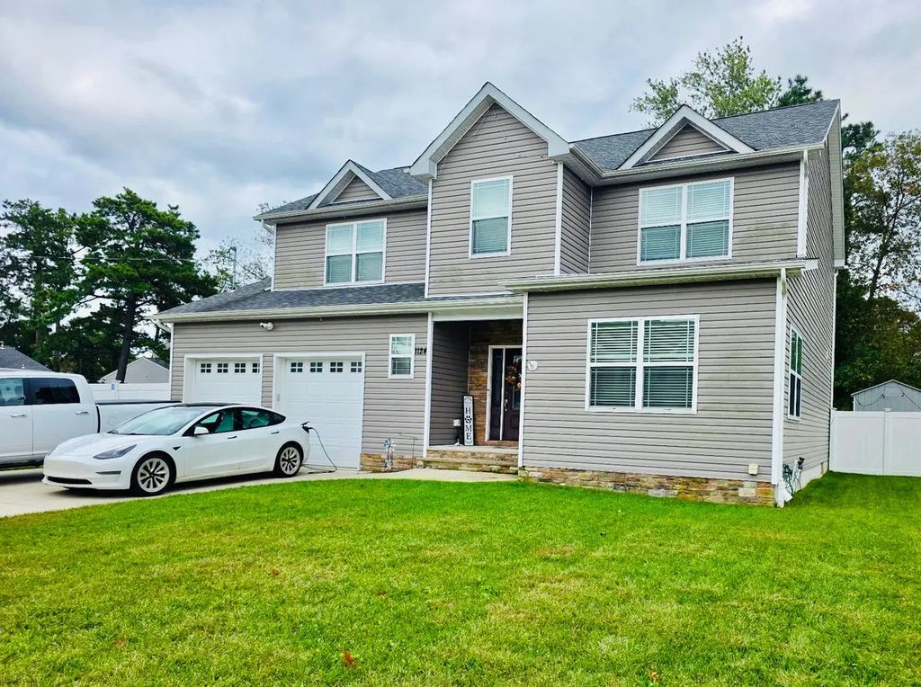 1124 Monmouth Avenue, Toms River