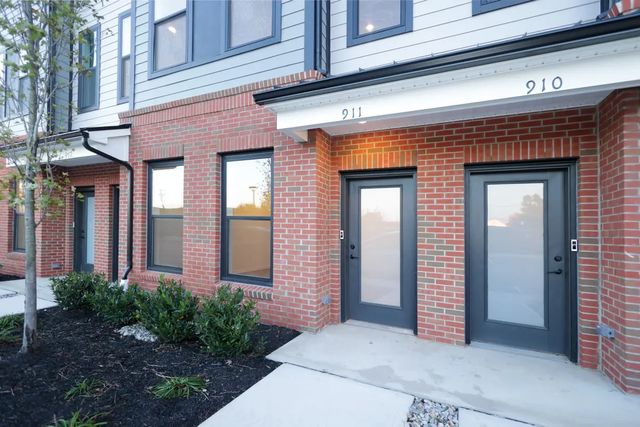911 District Blvd Ridge, East Brunswick