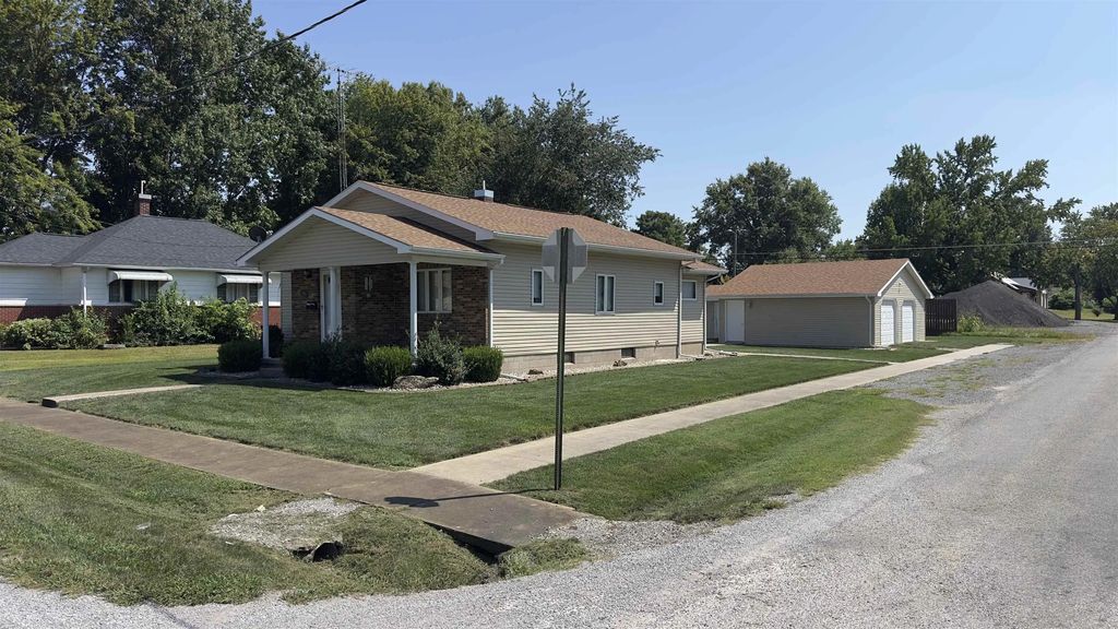 902 E Clark Street E, West Frankfort