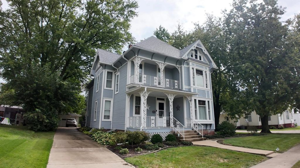 235 N Jackson Street, Rushville