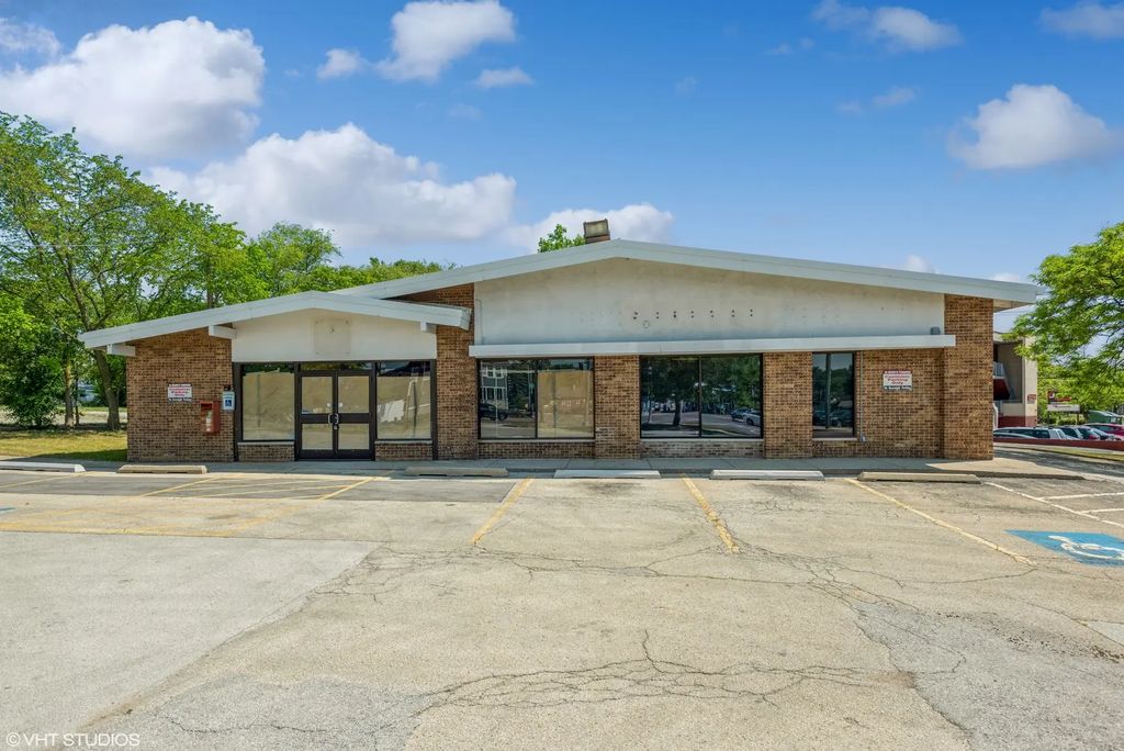 301 N Cass Avenue, Westmont