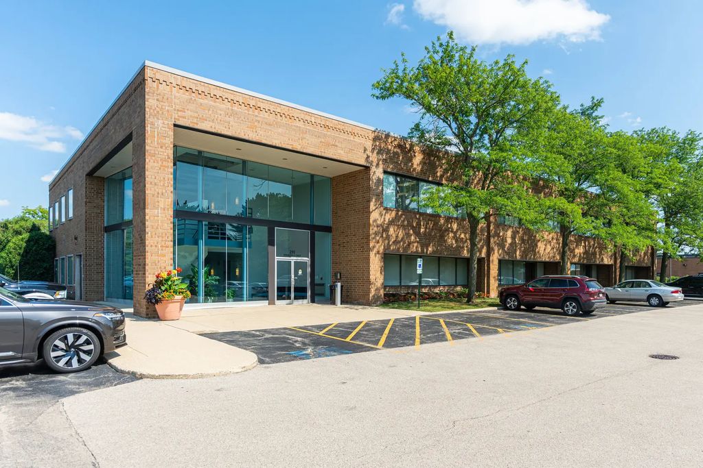 290 Springfield Drive, Bloomingdale