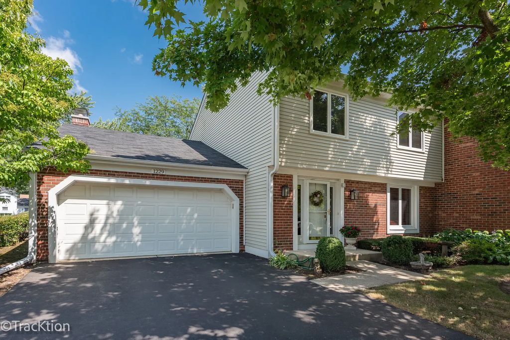 1229 W Bauer Road, Naperville