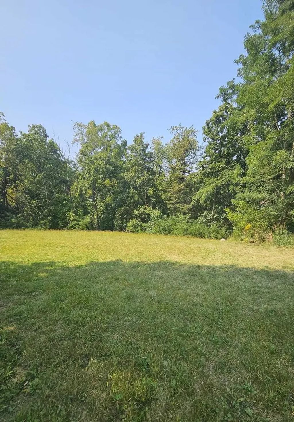 433 Woodland Trail, Lindenhurst