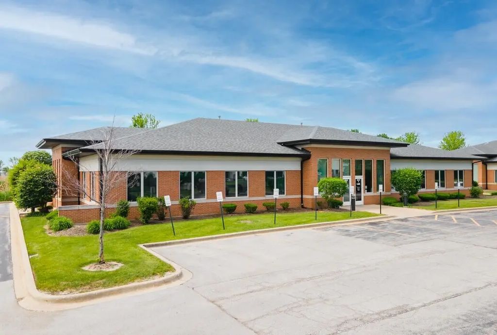 8041 186th Street A, Tinley Park