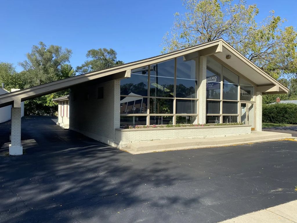 1700 Ogden Avenue, Lisle