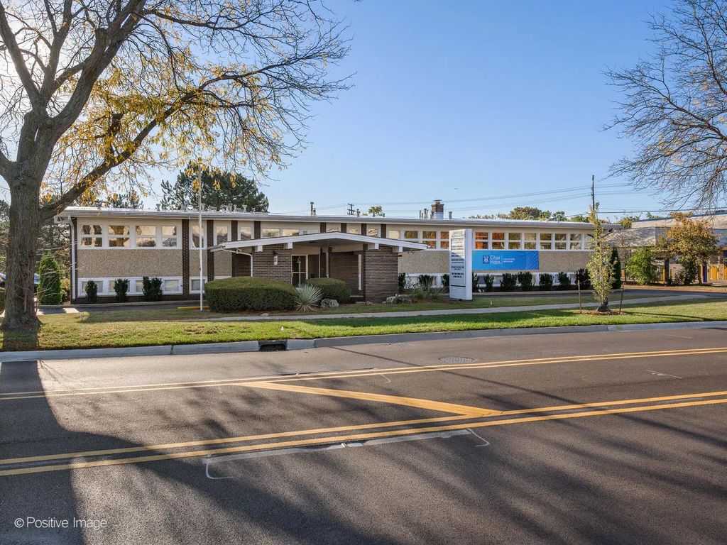 9631 Gross Point Road, Skokie