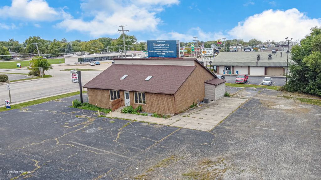 1561 N Division Street, Morris