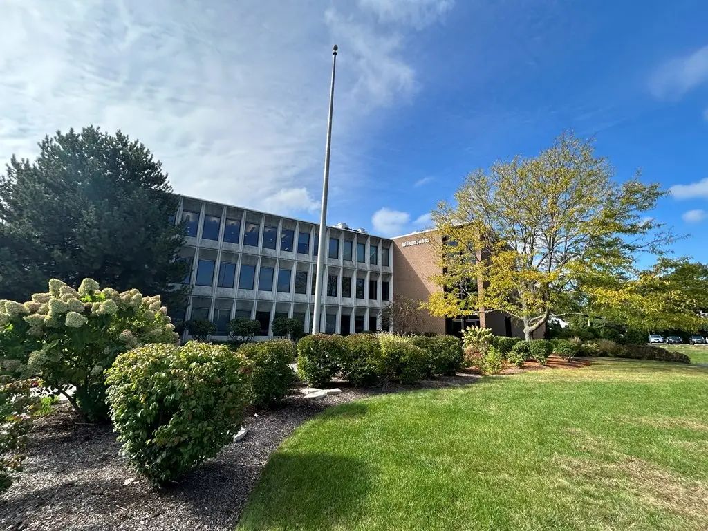 3201 Old Glenview Road 300, Wilmette