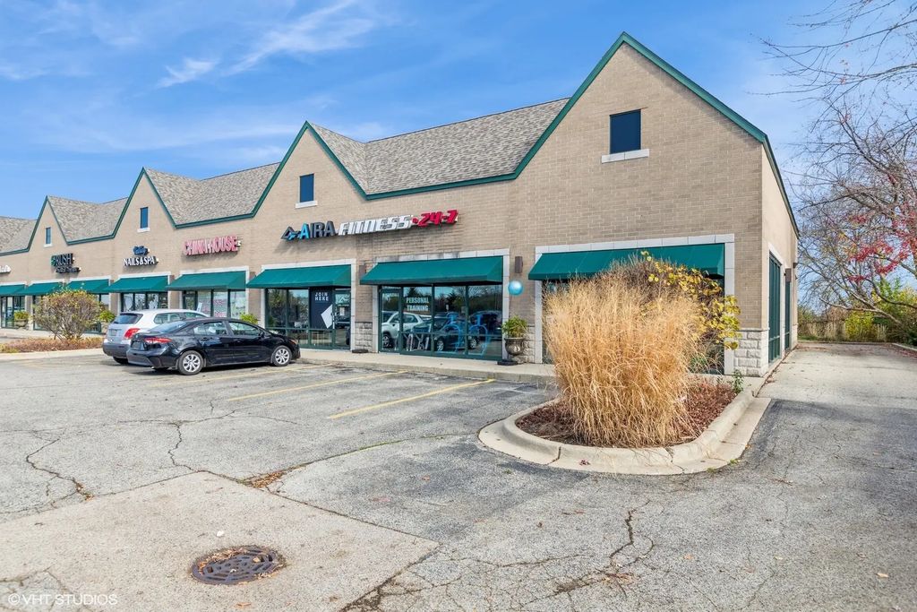 366-380 Bank Drive, McHenry