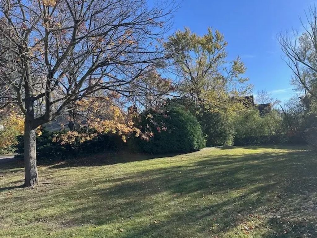 335 Countryside Court, Burr Ridge