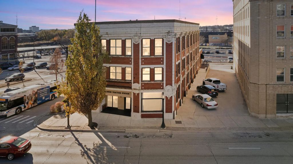 41 E. University Avenue, Champaign